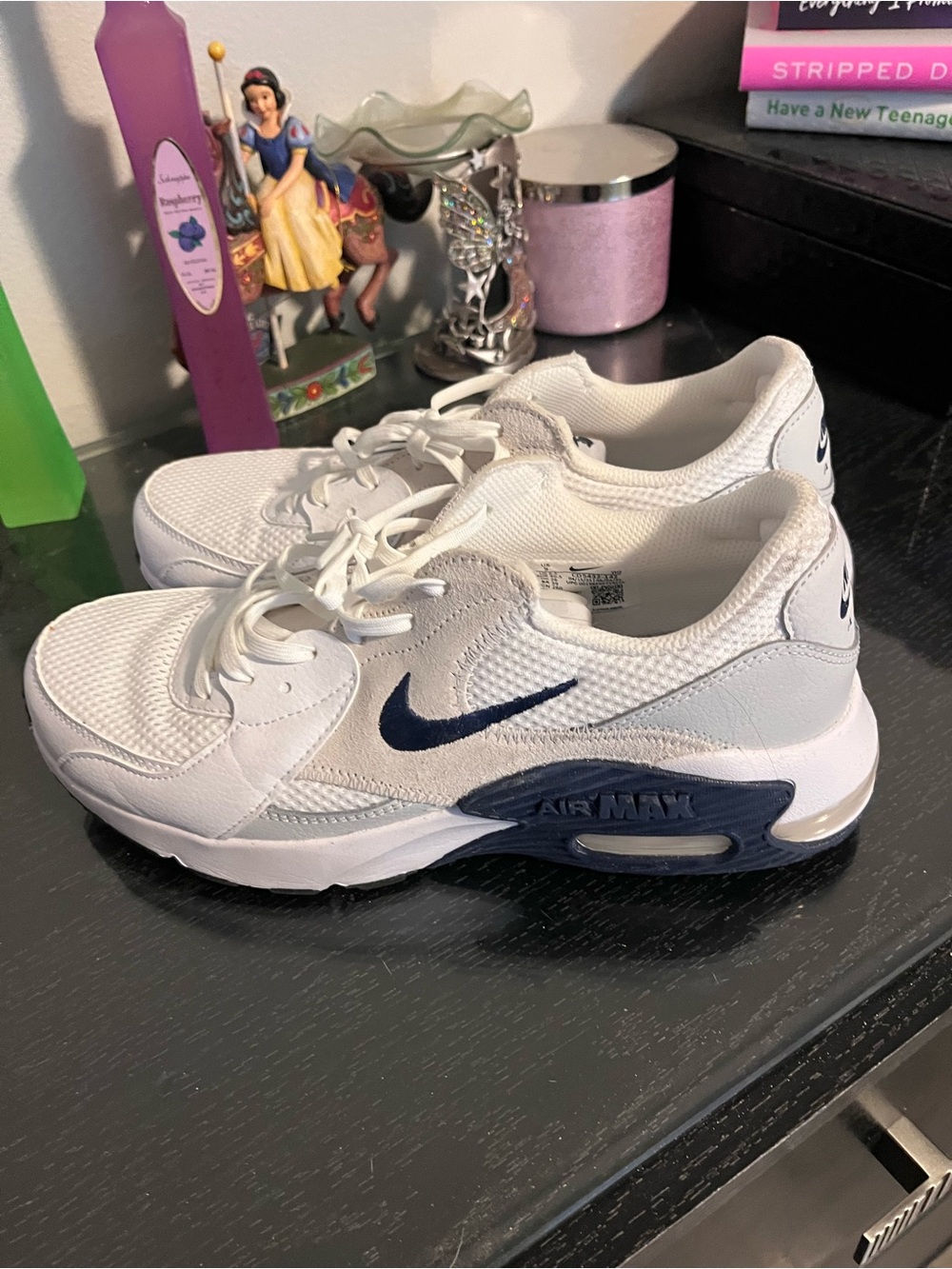 Nike Air Max women’s size 9